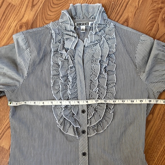 Quiksilver ruffle detail short sleeve blouse Small - Picture 7 of 11